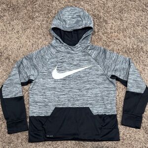 Nike Boys Black and Gray Dri-FIT Hoodie Size XL (13/15)